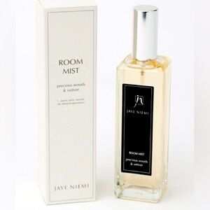 Jaye Niemi Room Mist ALL NATURAL/NO HARMFUL CHEMICALS
Precious Woods & Vetiver
